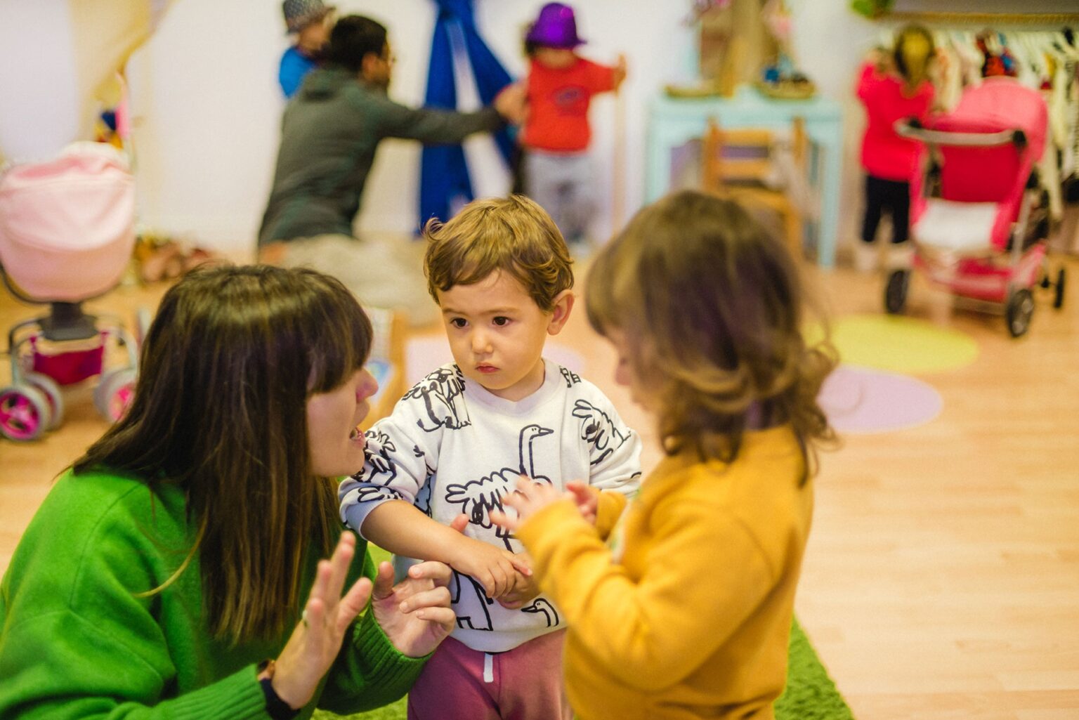 Cursos y talleres de crianza respetuosa para maestros y profesionales en Zaragoza Escuela de vida WASLALA